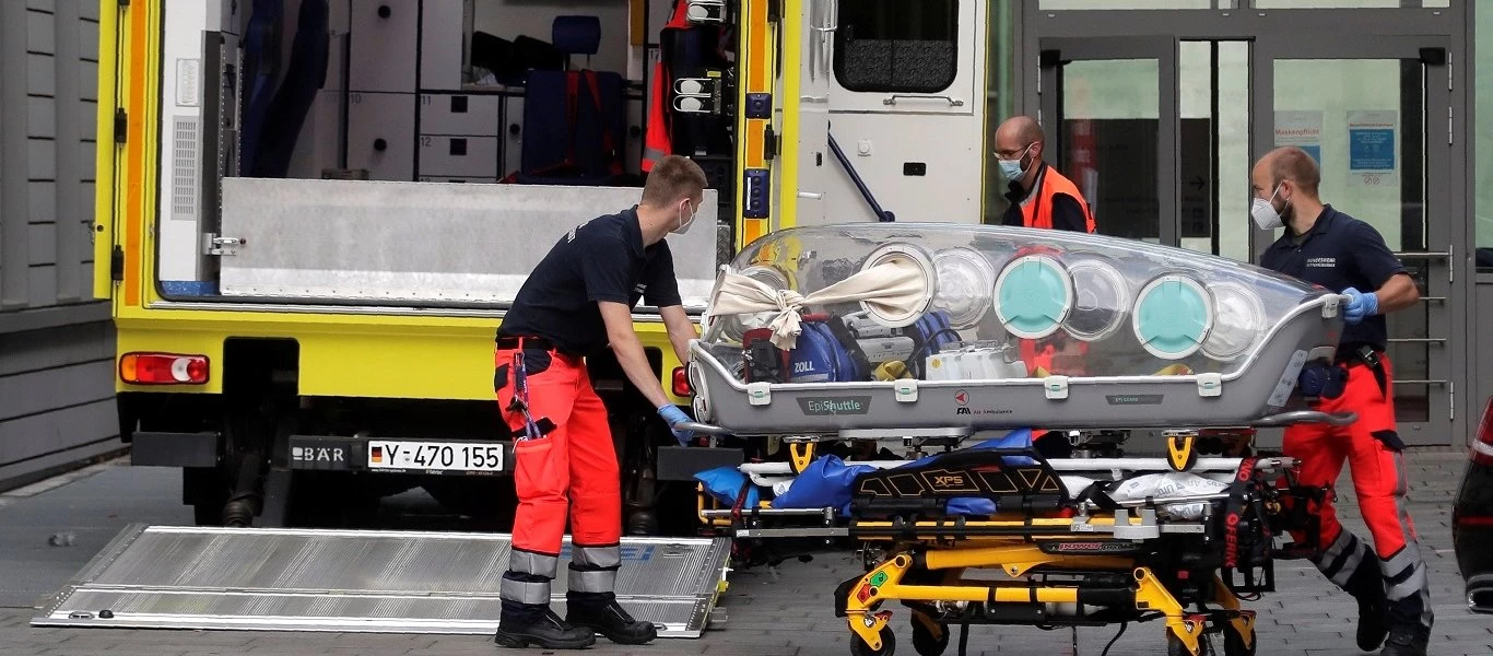 Υπόθεση Ναβάλνι: Παραμένει κρίσιμη η κατάστασή του - «Τα συμπτώματα δηλητηρίασης έχουν υποχωρήσει» λέει το νοσοκομείο